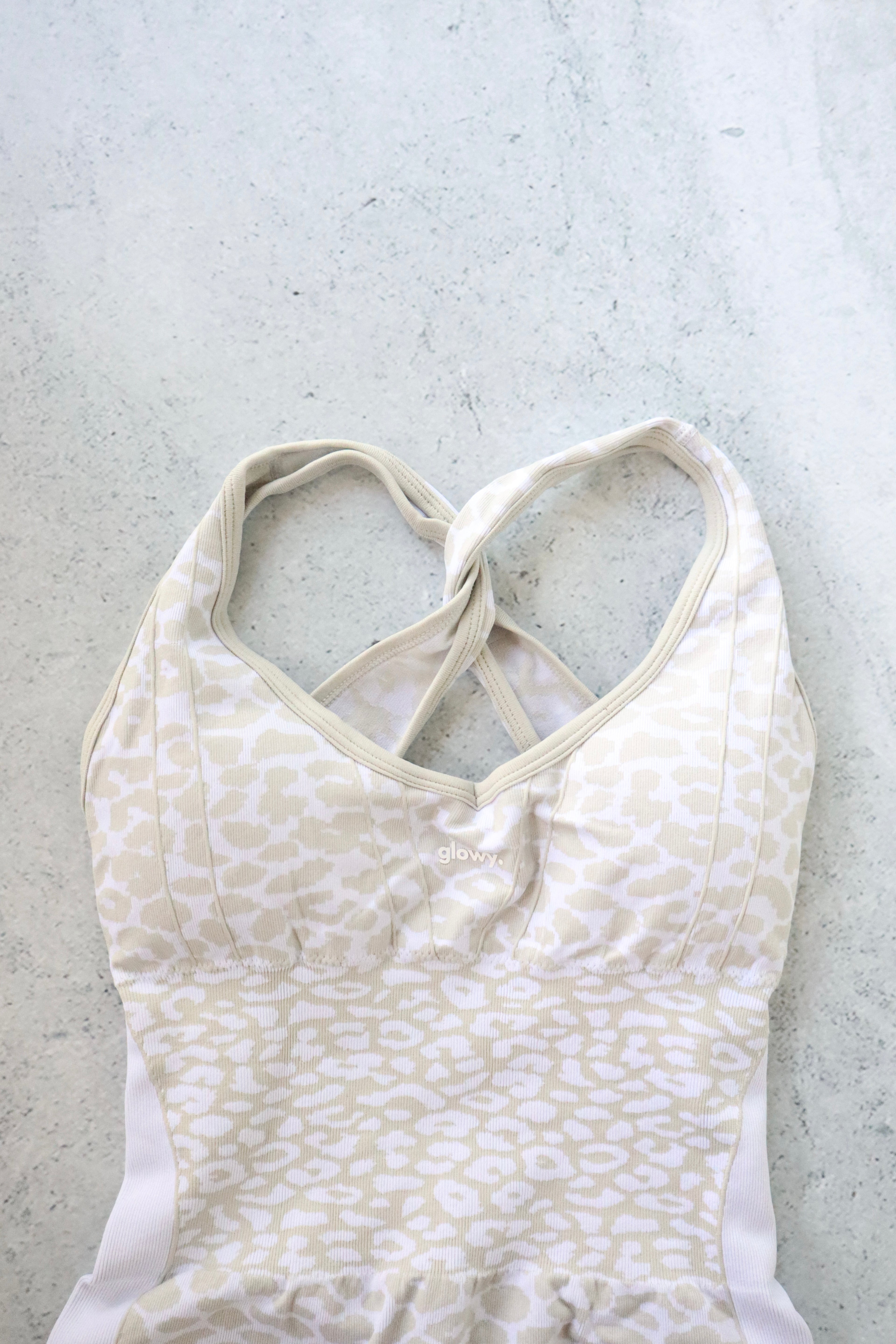 Talla S,M,L - Blanco/Gris